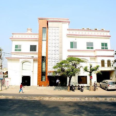 Grace Hotel Karnāl المظهر الخارجي الصورة